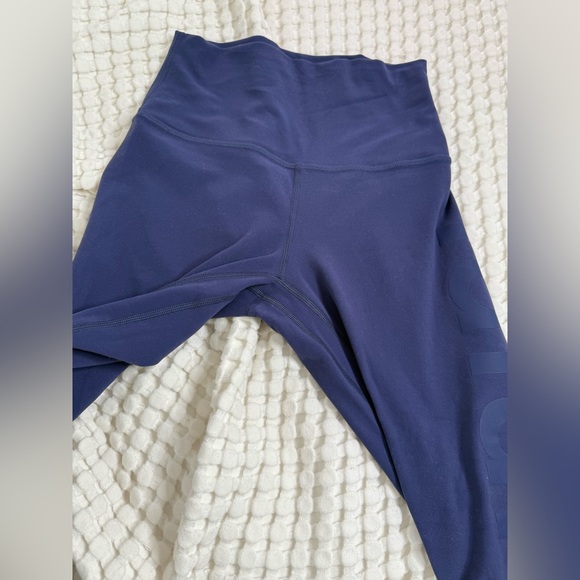 Lululemon Align High-Rise Pant 25" *Graphic in Night Sea, Size 4 - Picture 5 of 7